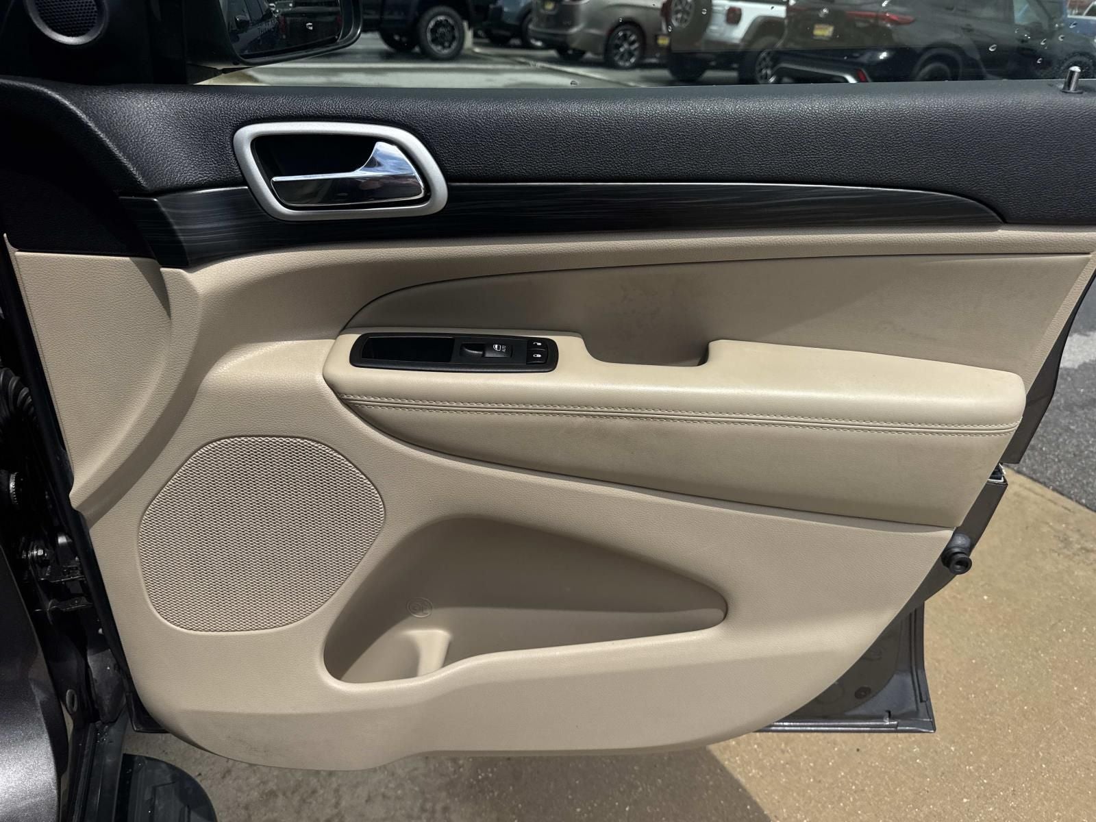 2020 Jeep Grand Cherokee Laredo E 4x2