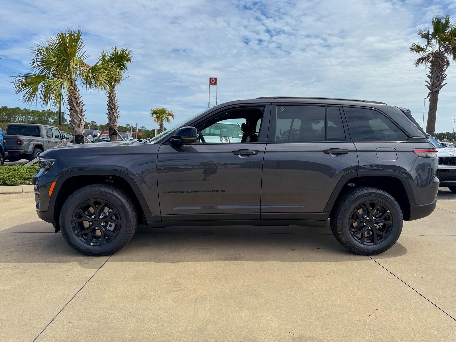 2025 Jeep Grand Cherokee GRAND CHEROKEE ALTITUDE X 4X2