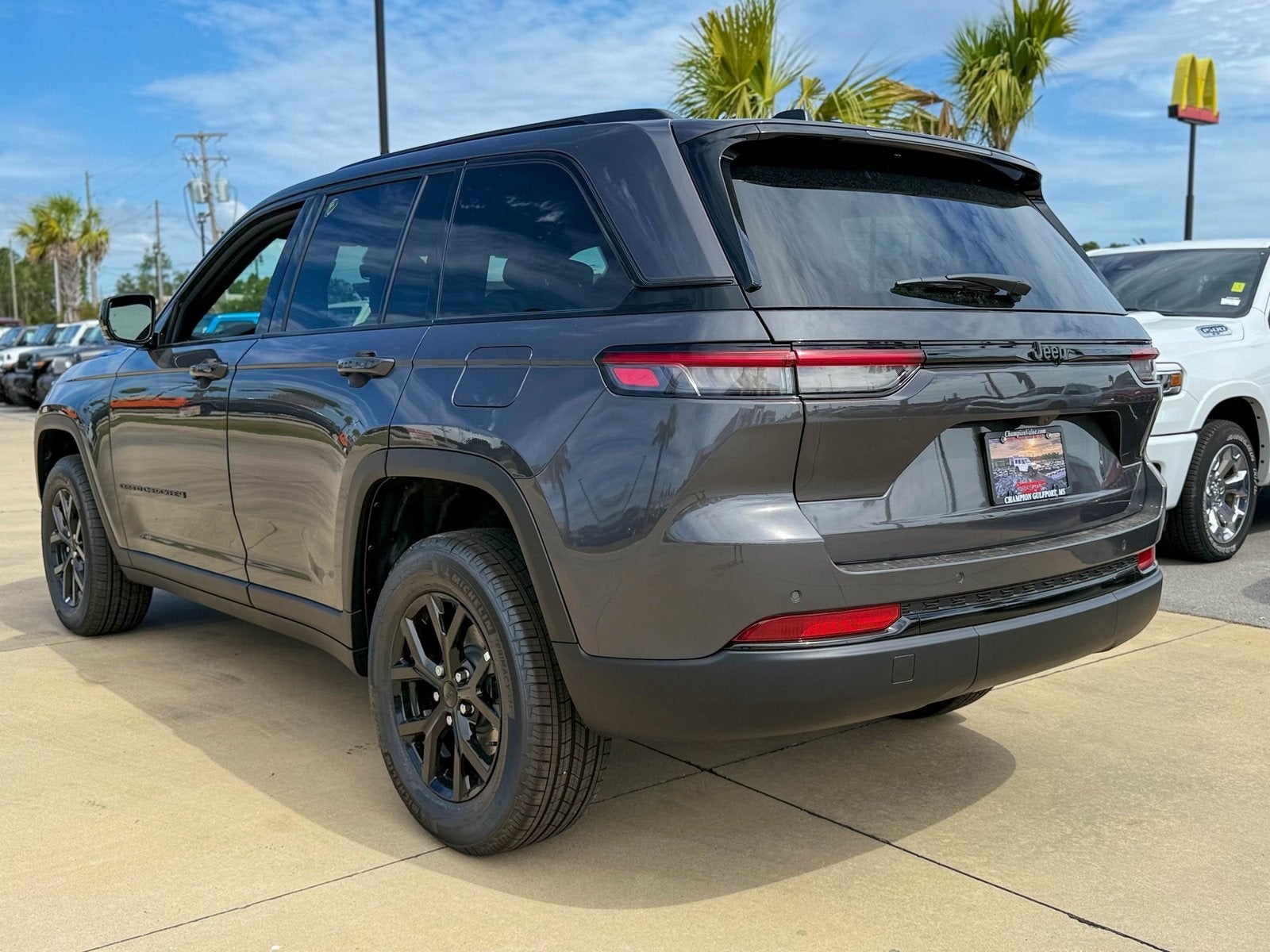 2025 Jeep Grand Cherokee GRAND CHEROKEE ALTITUDE X 4X2
