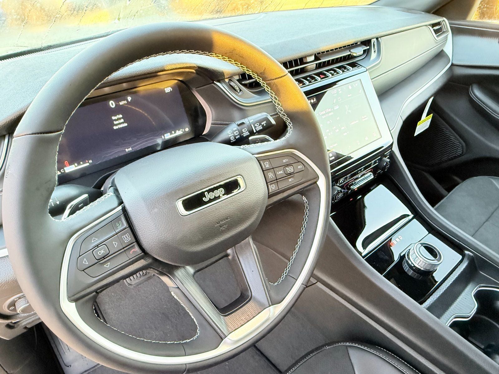 2025 Jeep Grand Cherokee GRAND CHEROKEE ALTITUDE 4X2