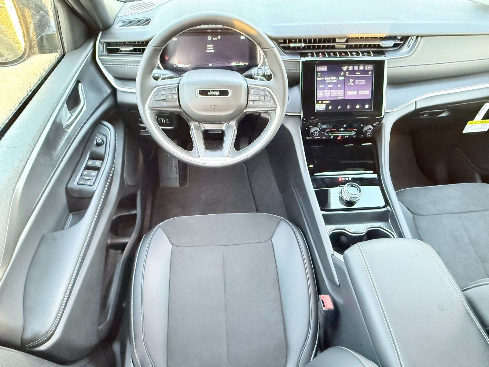 2025 Jeep Grand Cherokee GRAND CHEROKEE ALTITUDE 4X2