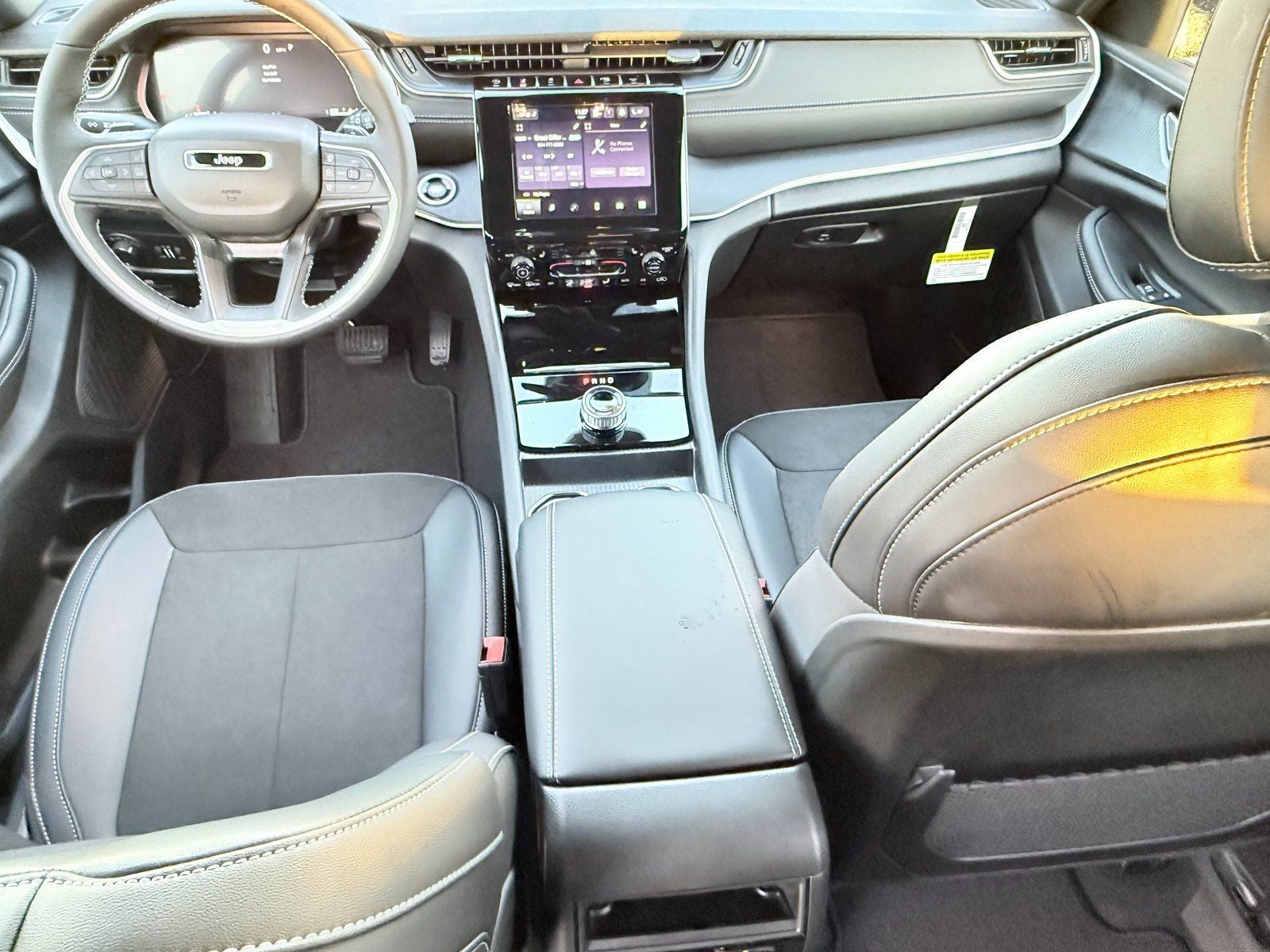 2025 Jeep Grand Cherokee GRAND CHEROKEE ALTITUDE 4X2