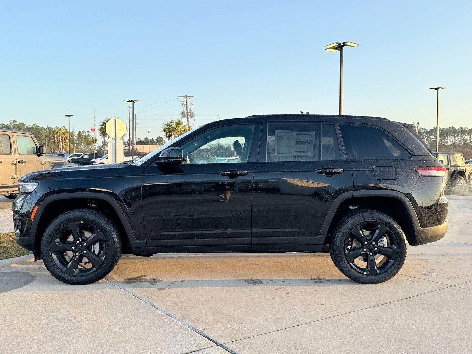 2025 Jeep Grand Cherokee GRAND CHEROKEE ALTITUDE 4X2