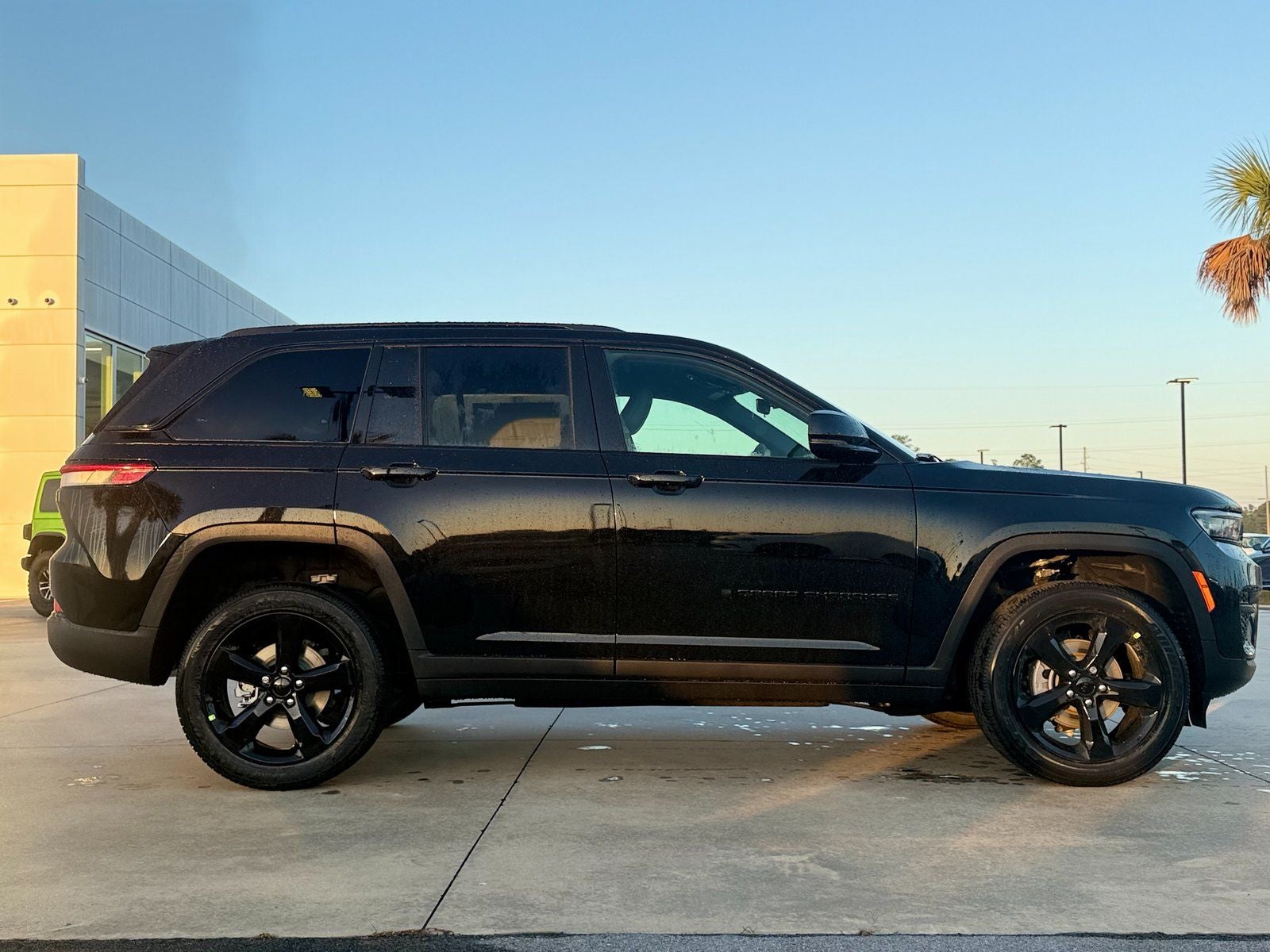 2025 Jeep Grand Cherokee GRAND CHEROKEE ALTITUDE 4X2