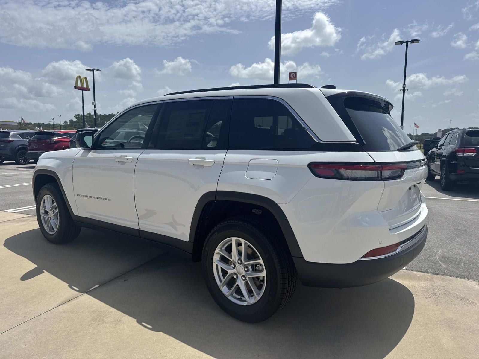 2026 Jeep Grand Cherokee GRAND CHEROKEE LAREDO X 4X2