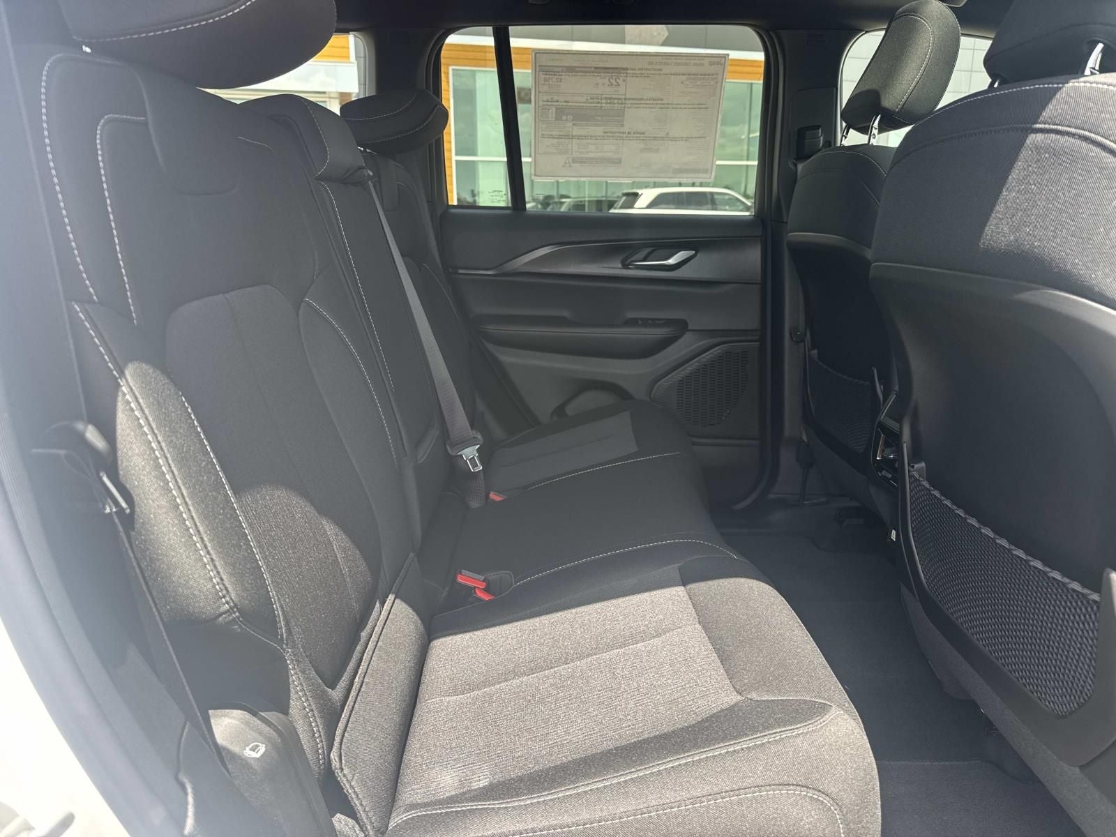 2026 Jeep Grand Cherokee GRAND CHEROKEE LAREDO X 4X2
