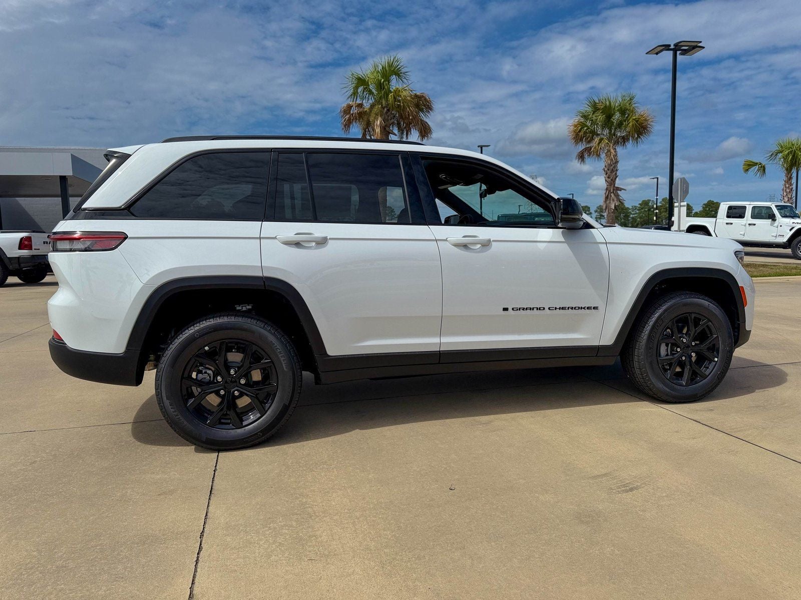 2025 Jeep Grand Cherokee GRAND CHEROKEE ALTITUDE X 4X2