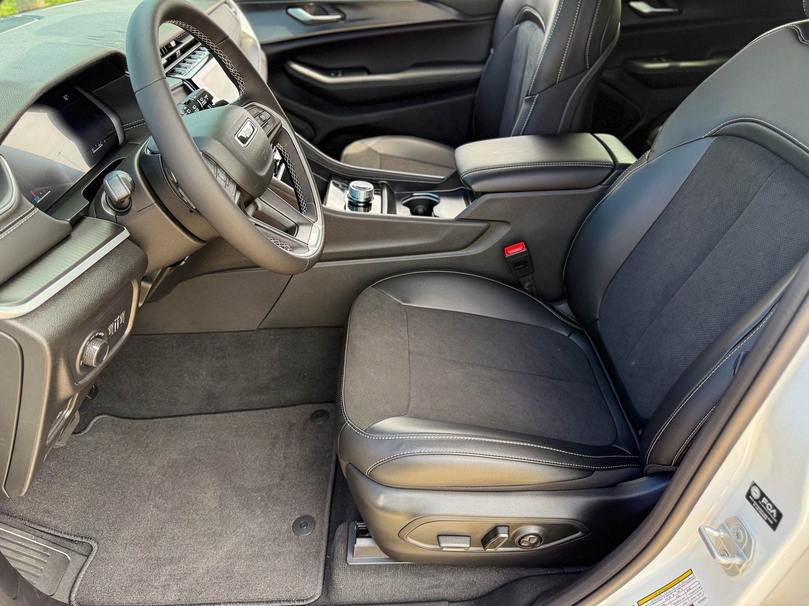 2025 Jeep Grand Cherokee GRAND CHEROKEE ALTITUDE X 4X2