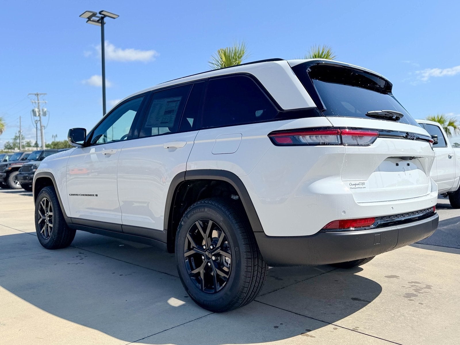 2025 Jeep Grand Cherokee GRAND CHEROKEE ALTITUDE X 4X2