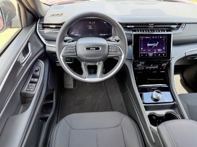 2025 Jeep Grand Cherokee GRAND CHEROKEE LAREDO X 4X2