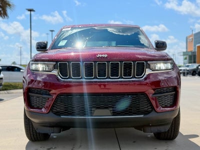 2025 Jeep Grand Cherokee GRAND CHEROKEE LAREDO X 4X2