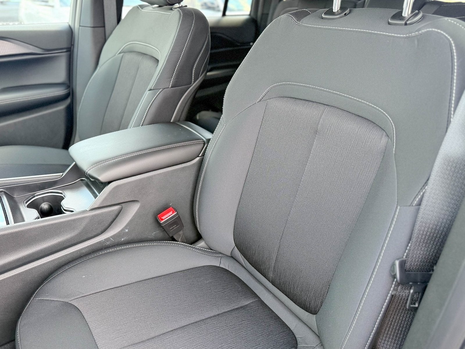 2025 Jeep Grand Cherokee GRAND CHEROKEE LAREDO X 4X2