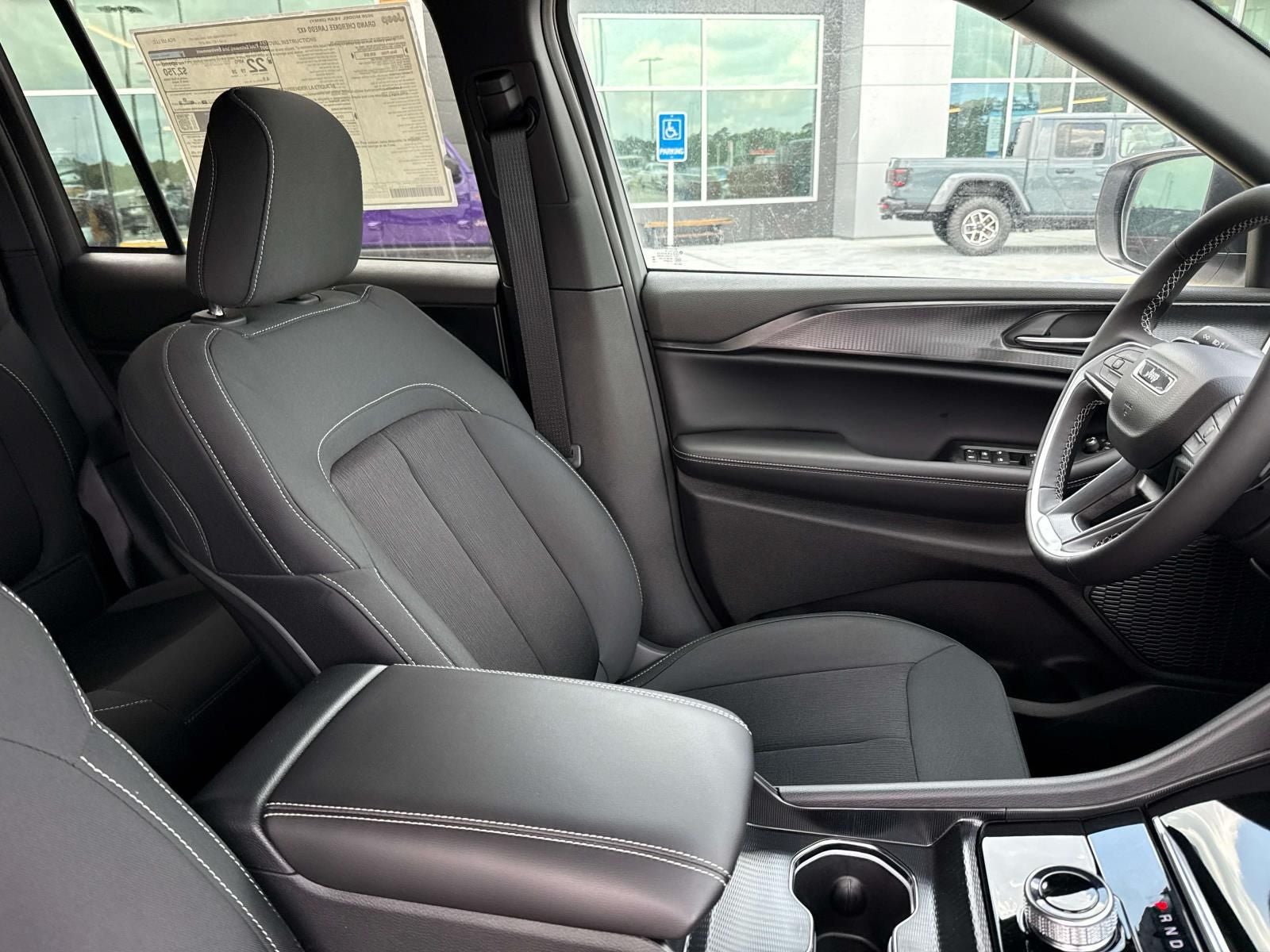 2026 Jeep Grand Cherokee GRAND CHEROKEE LAREDO 4X2