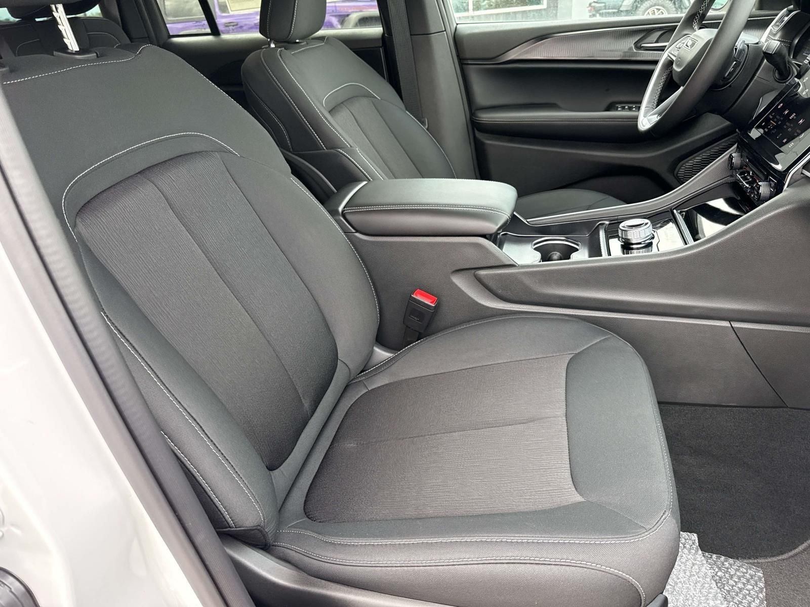 2026 Jeep Grand Cherokee GRAND CHEROKEE LAREDO 4X2