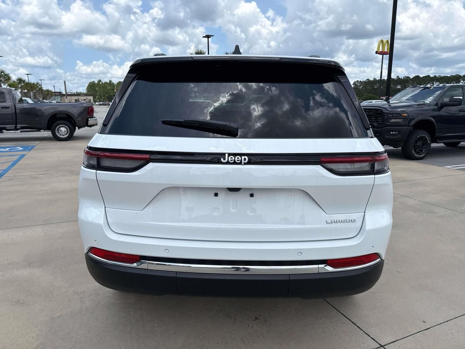 2026 Jeep Grand Cherokee GRAND CHEROKEE LAREDO 4X2