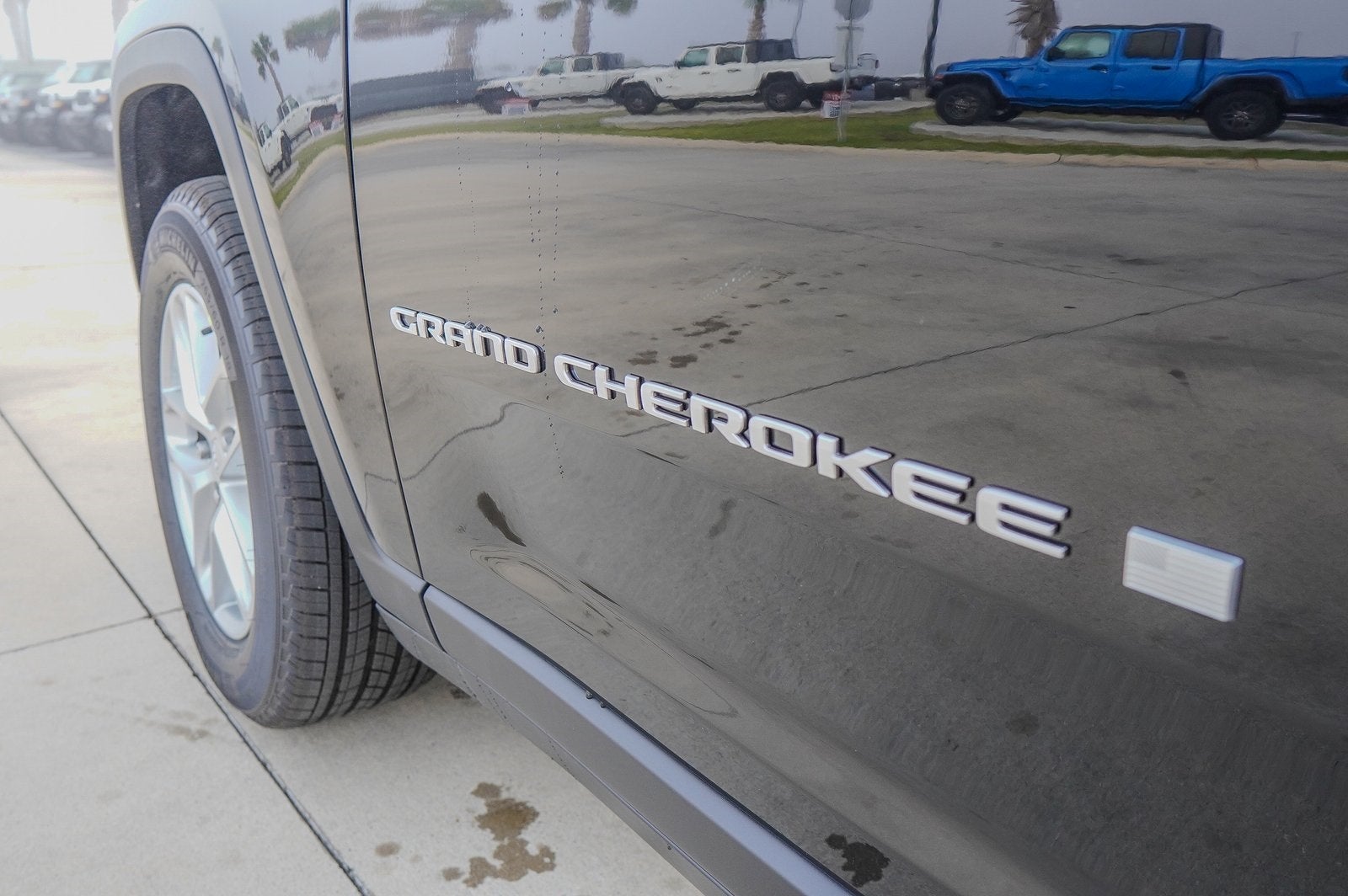 2025 Jeep Grand Cherokee GRAND CHEROKEE LAREDO X 4X2