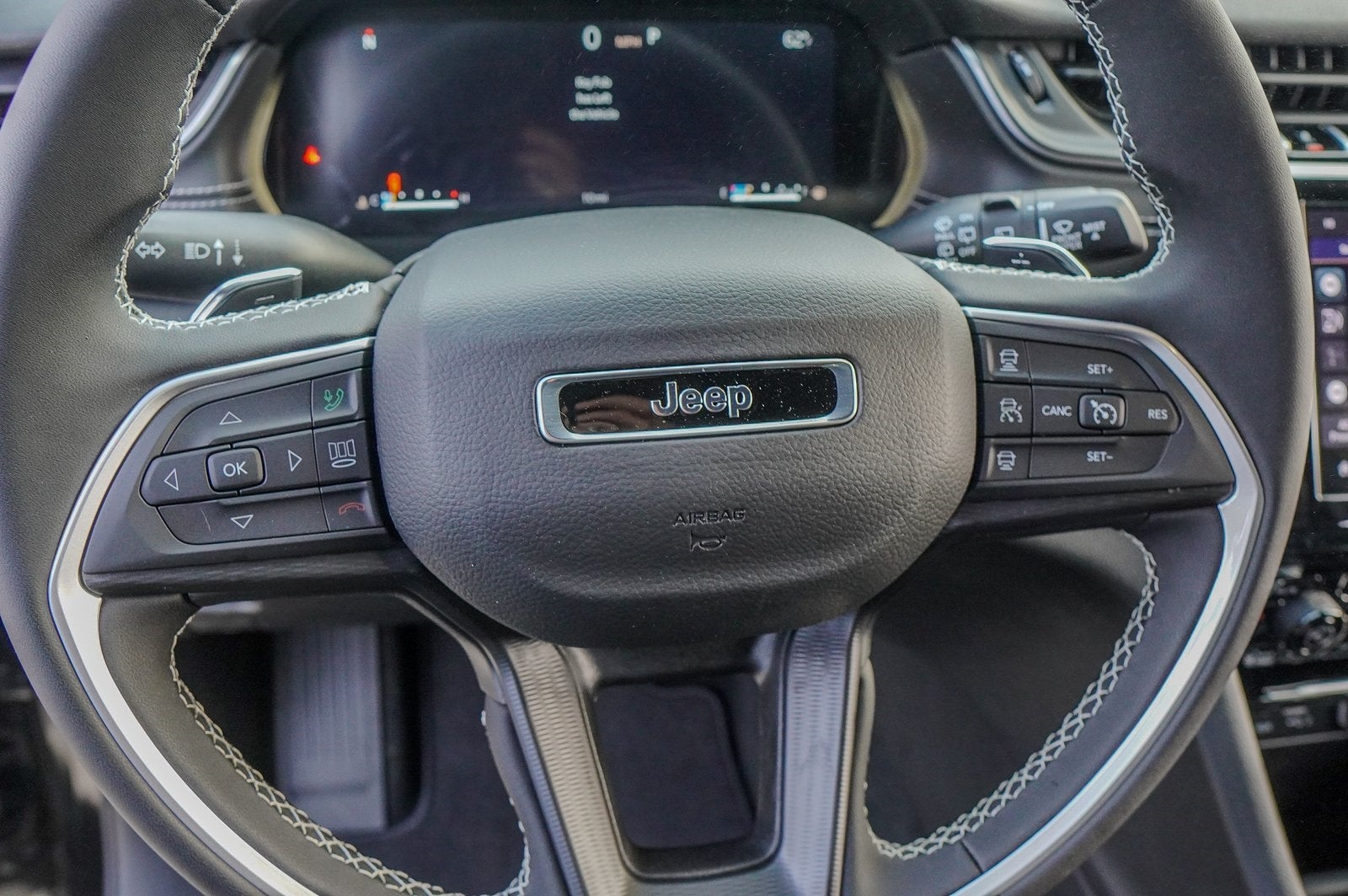 2025 Jeep Grand Cherokee GRAND CHEROKEE LAREDO X 4X2