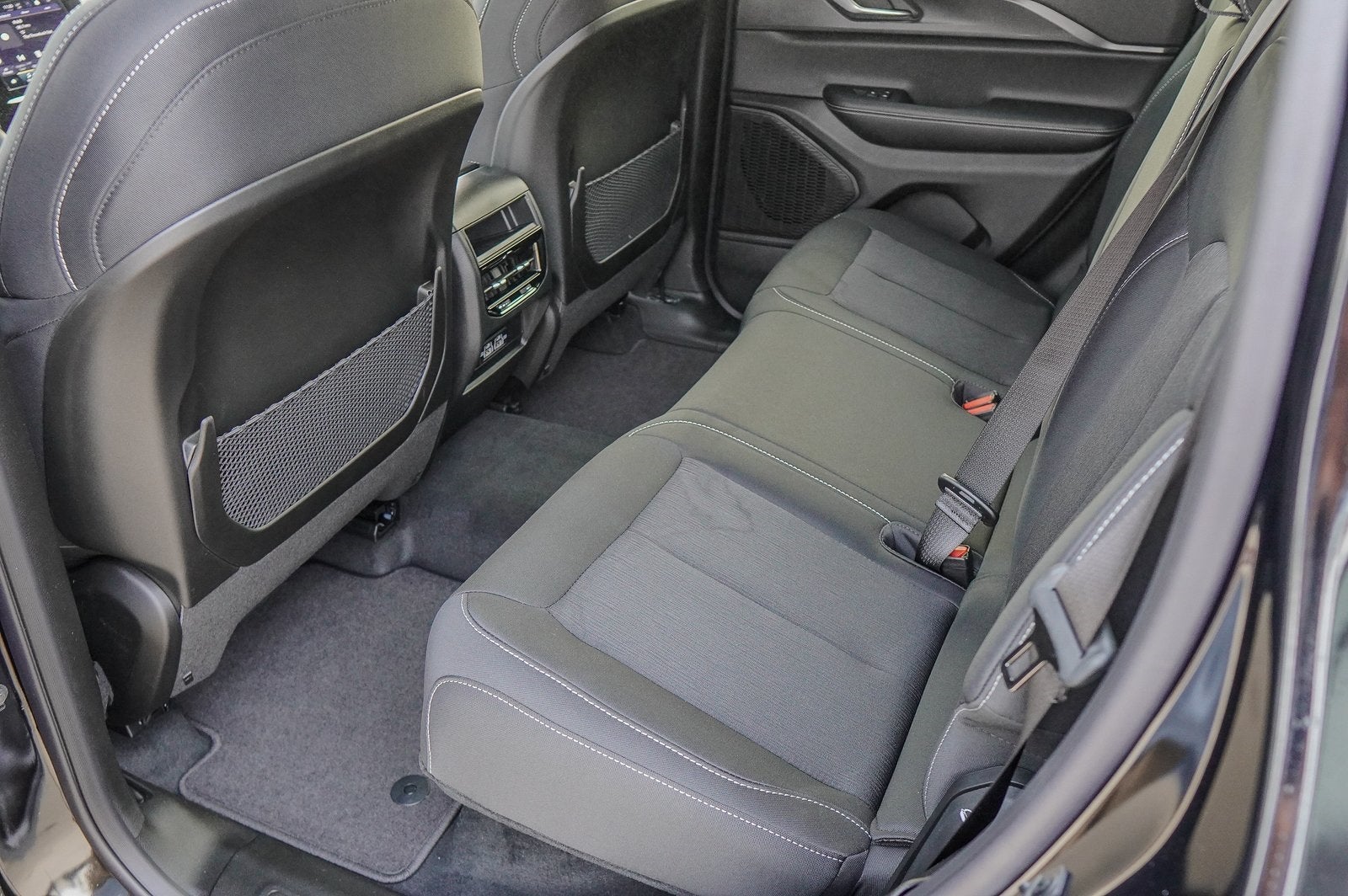 2025 Jeep Grand Cherokee GRAND CHEROKEE LAREDO X 4X2