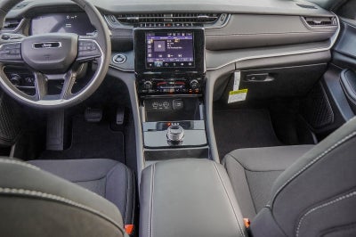 2025 Jeep Grand Cherokee GRAND CHEROKEE LAREDO X 4X2