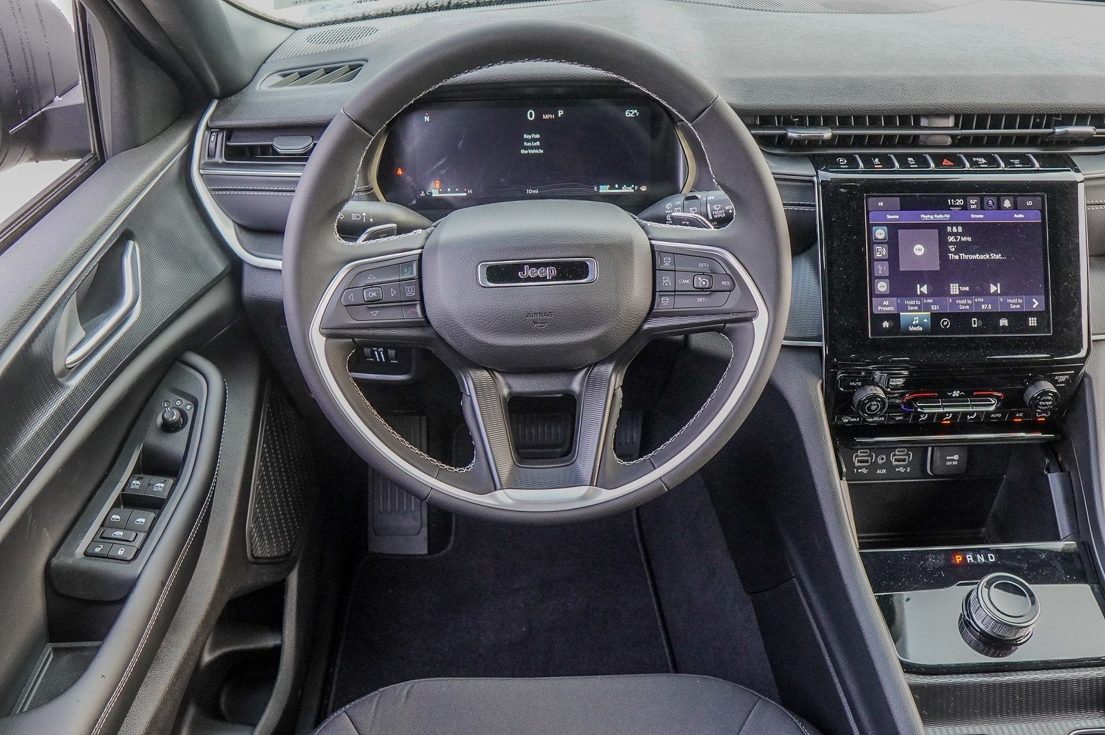 2025 Jeep Grand Cherokee GRAND CHEROKEE LAREDO X 4X2