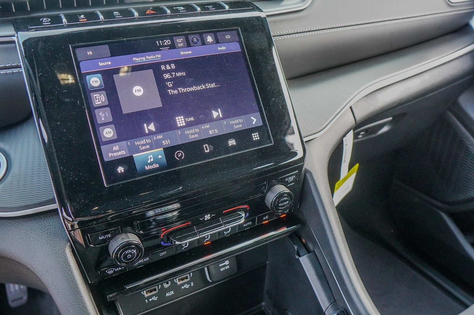 2025 Jeep Grand Cherokee GRAND CHEROKEE LAREDO X 4X2