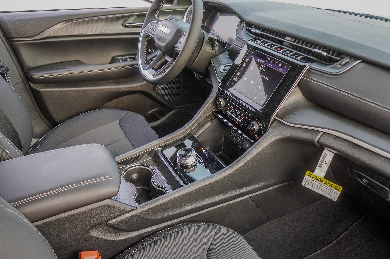 2025 Jeep Grand Cherokee GRAND CHEROKEE LAREDO X 4X2