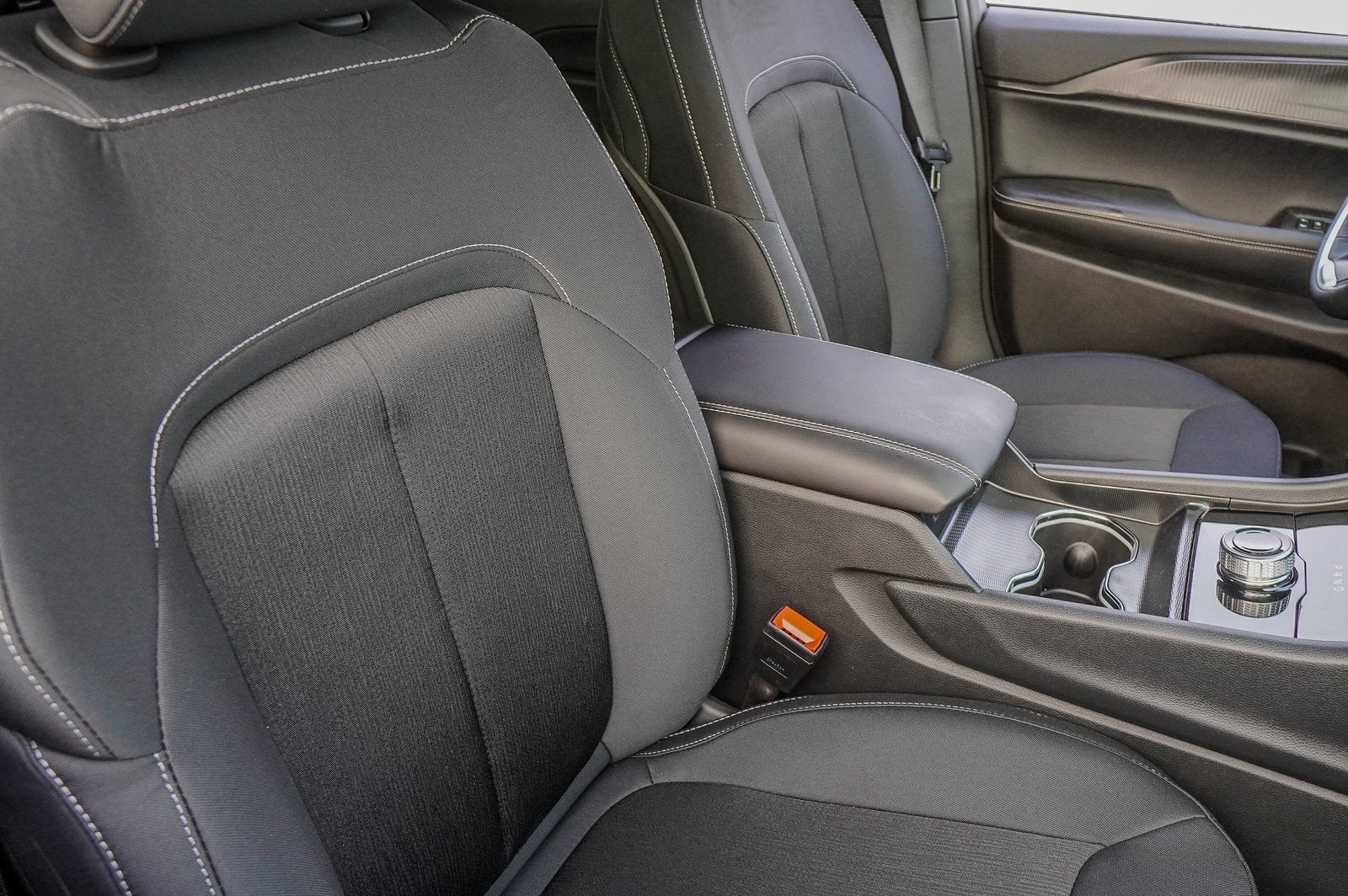 2025 Jeep Grand Cherokee GRAND CHEROKEE LAREDO X 4X2