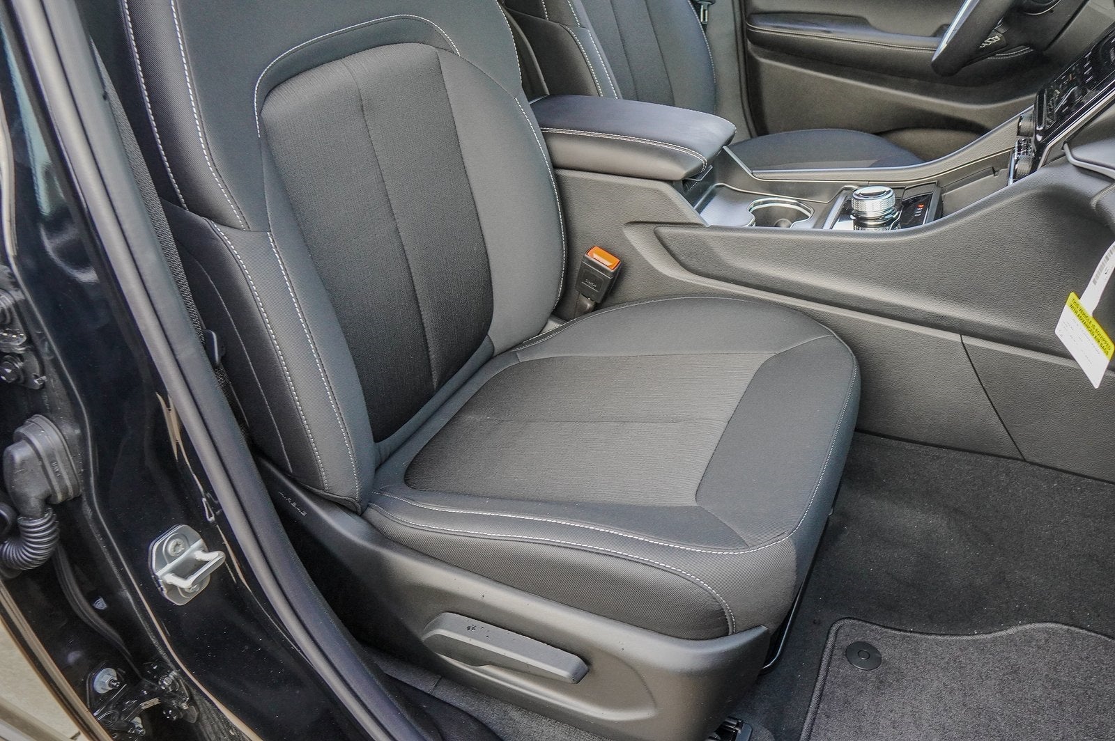 2025 Jeep Grand Cherokee GRAND CHEROKEE LAREDO X 4X2