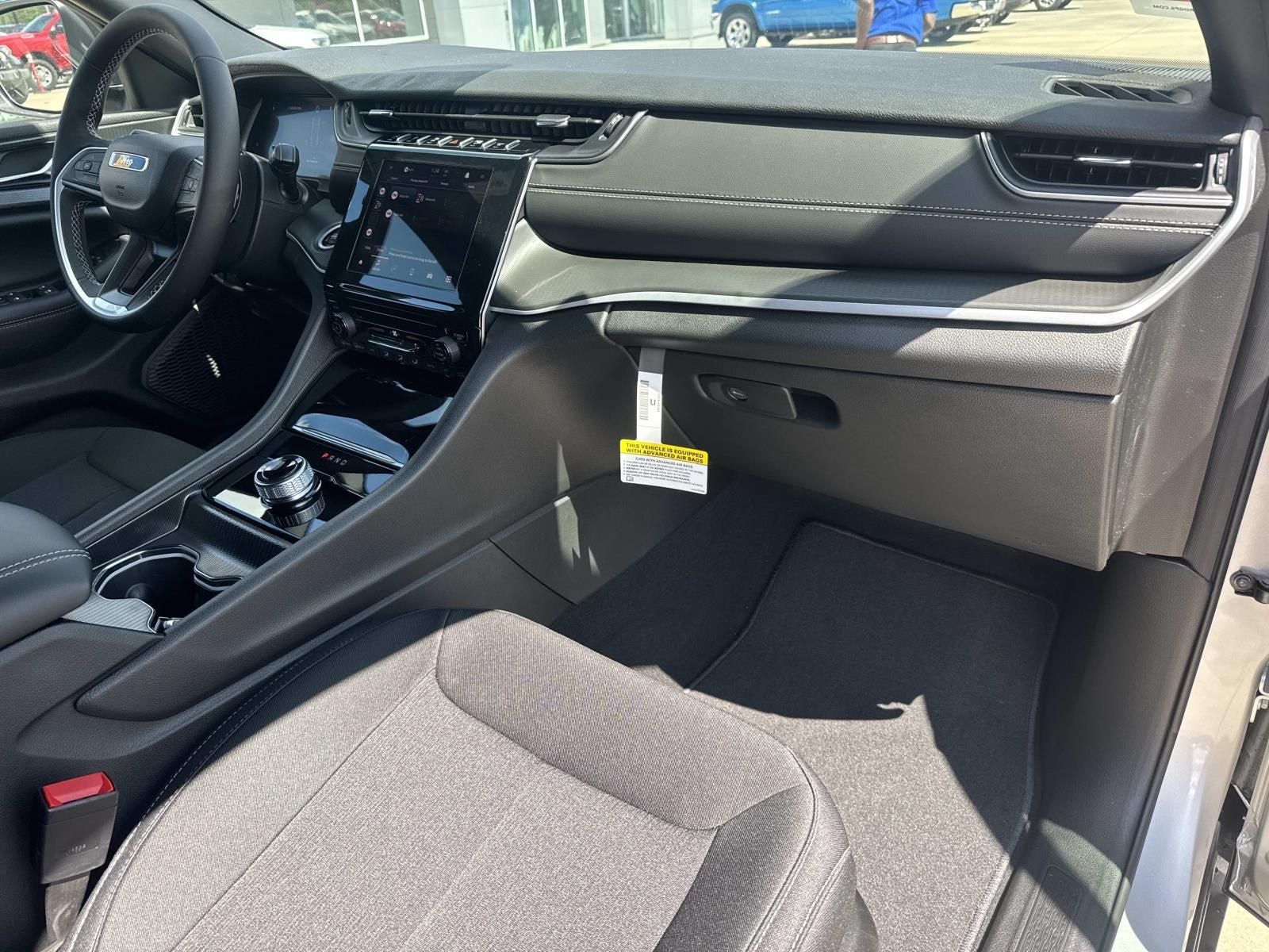 2026 Jeep Grand Cherokee GRAND CHEROKEE LAREDO 4X2