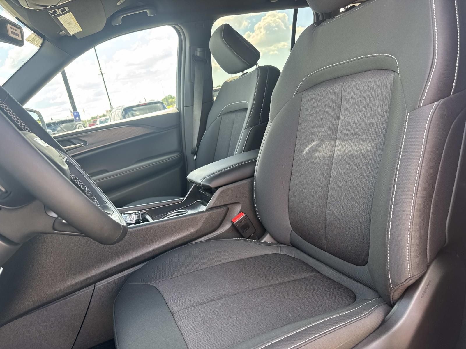 2026 Jeep Grand Cherokee GRAND CHEROKEE LAREDO 4X2
