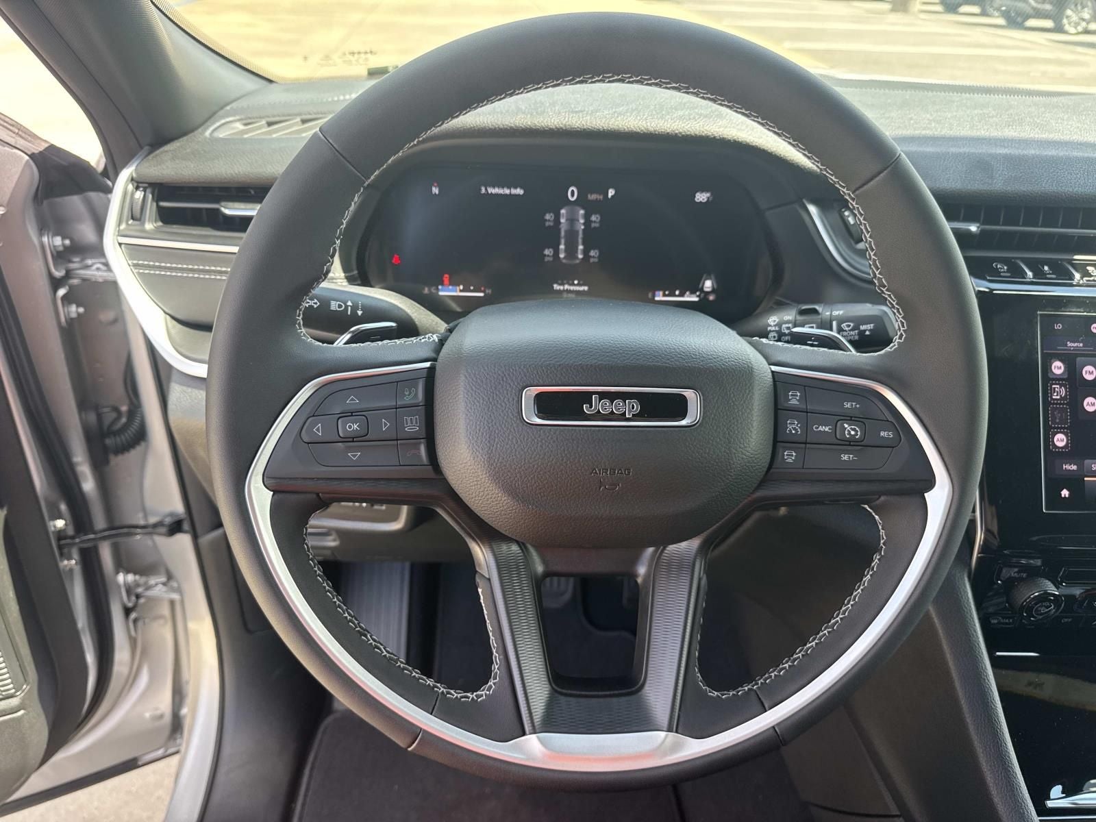 2026 Jeep Grand Cherokee GRAND CHEROKEE LAREDO 4X2