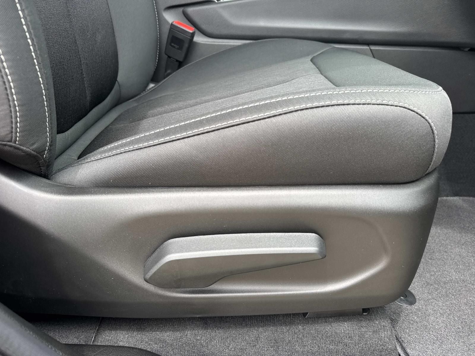 2026 Jeep Grand Cherokee GRAND CHEROKEE LAREDO 4X2