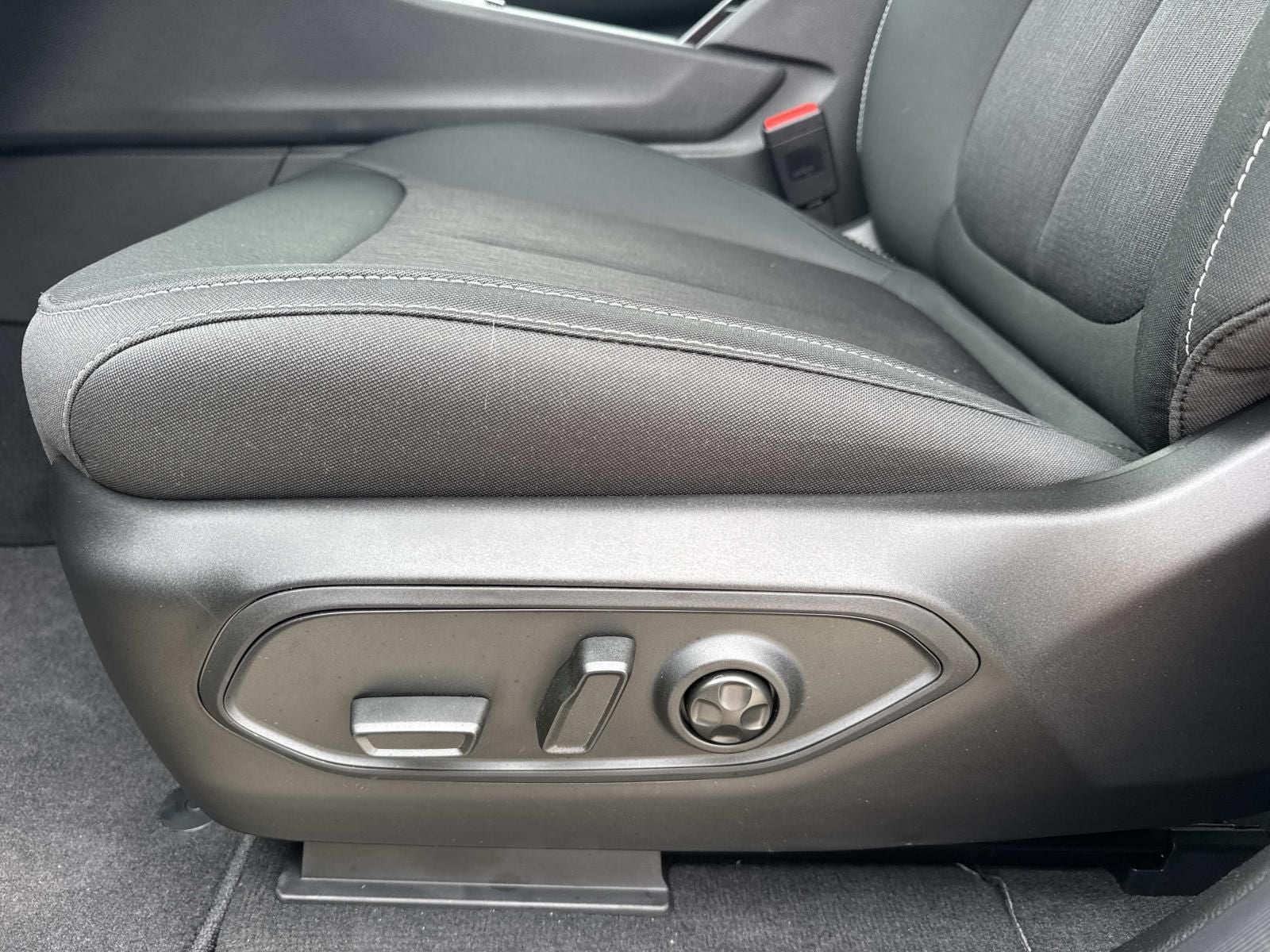 2026 Jeep Grand Cherokee GRAND CHEROKEE LAREDO 4X2