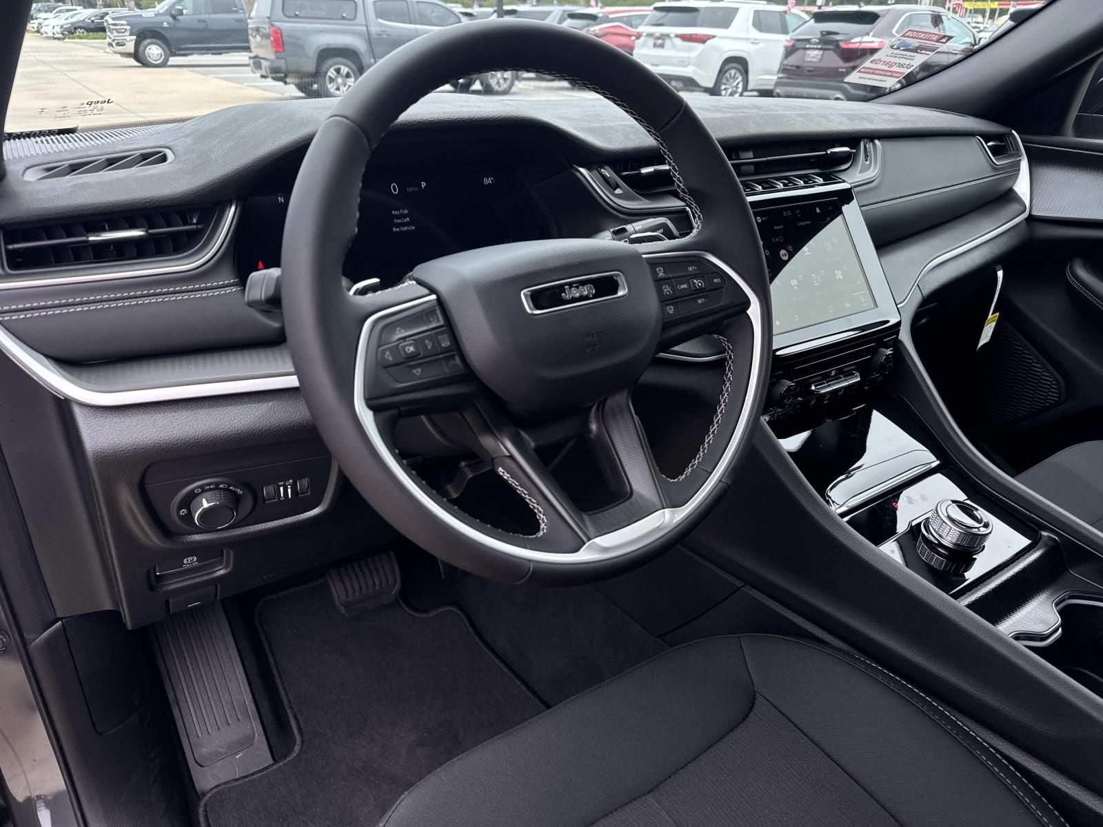 2026 Jeep Grand Cherokee GRAND CHEROKEE LAREDO 4X2