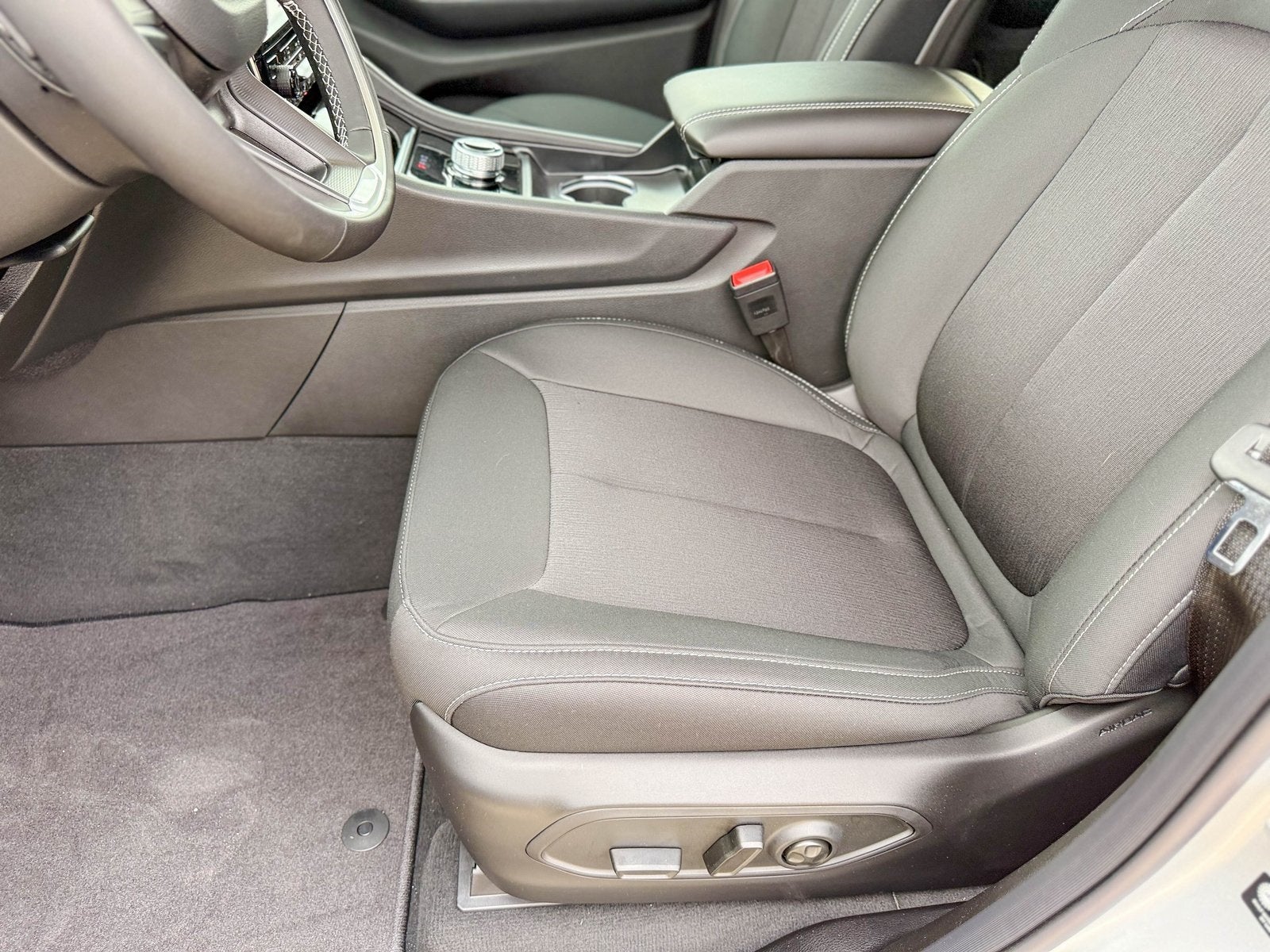 2025 Jeep Grand Cherokee GRAND CHEROKEE LAREDO X 4X2