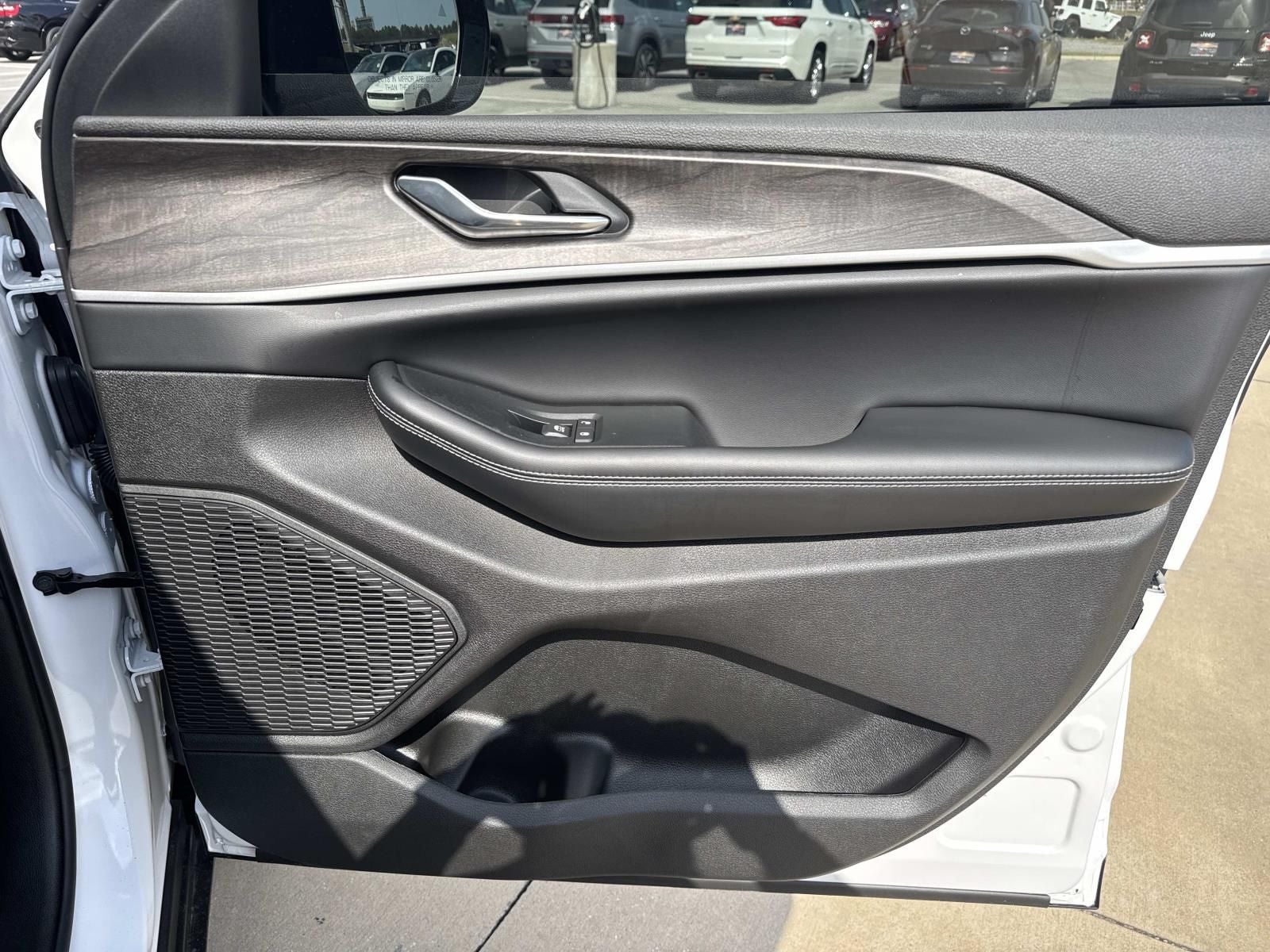 2026 Jeep Grand Cherokee GRAND CHEROKEE LAREDO ALTITUDE 4X2