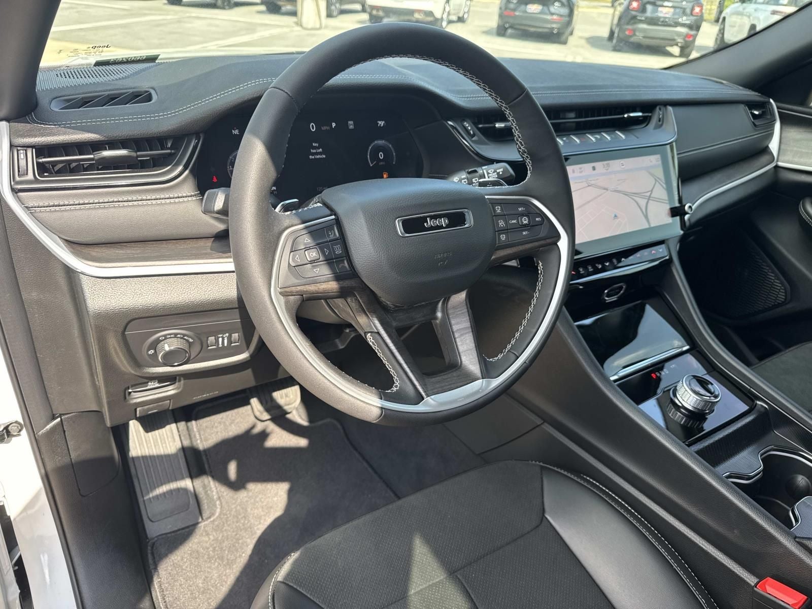 2026 Jeep Grand Cherokee GRAND CHEROKEE LAREDO ALTITUDE 4X2