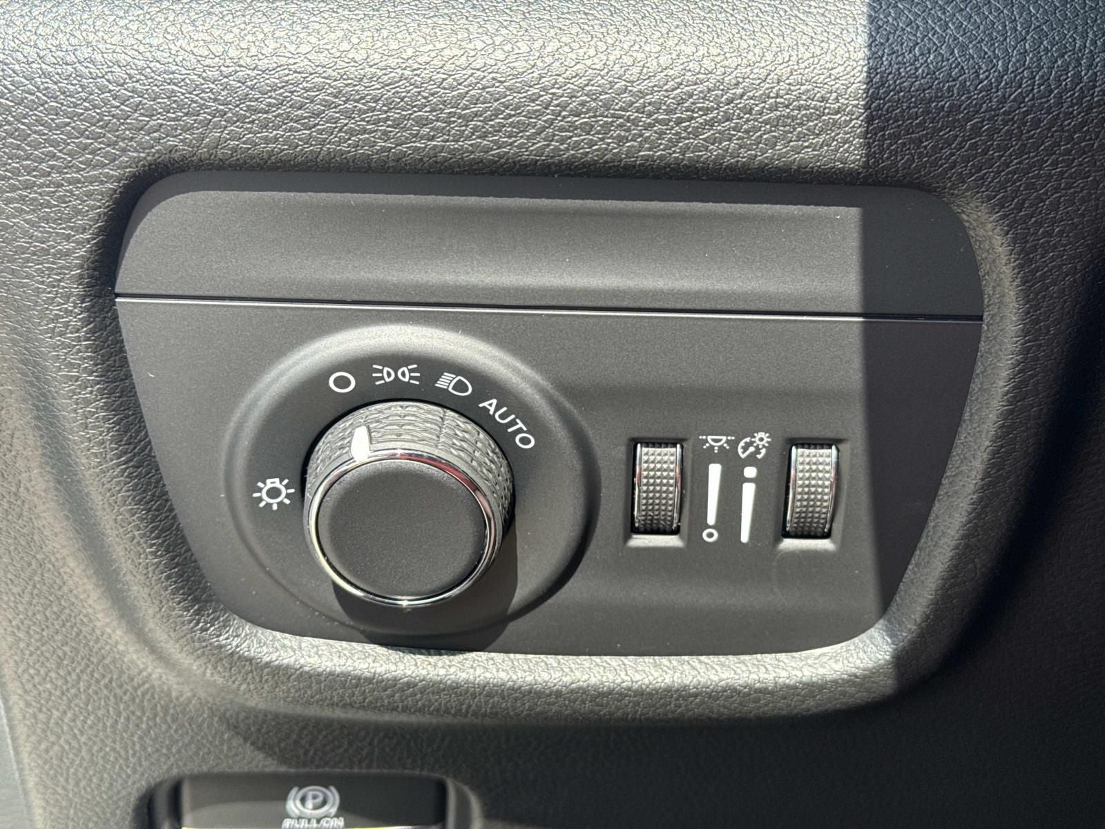 2026 Jeep Grand Cherokee GRAND CHEROKEE LAREDO ALTITUDE 4X2