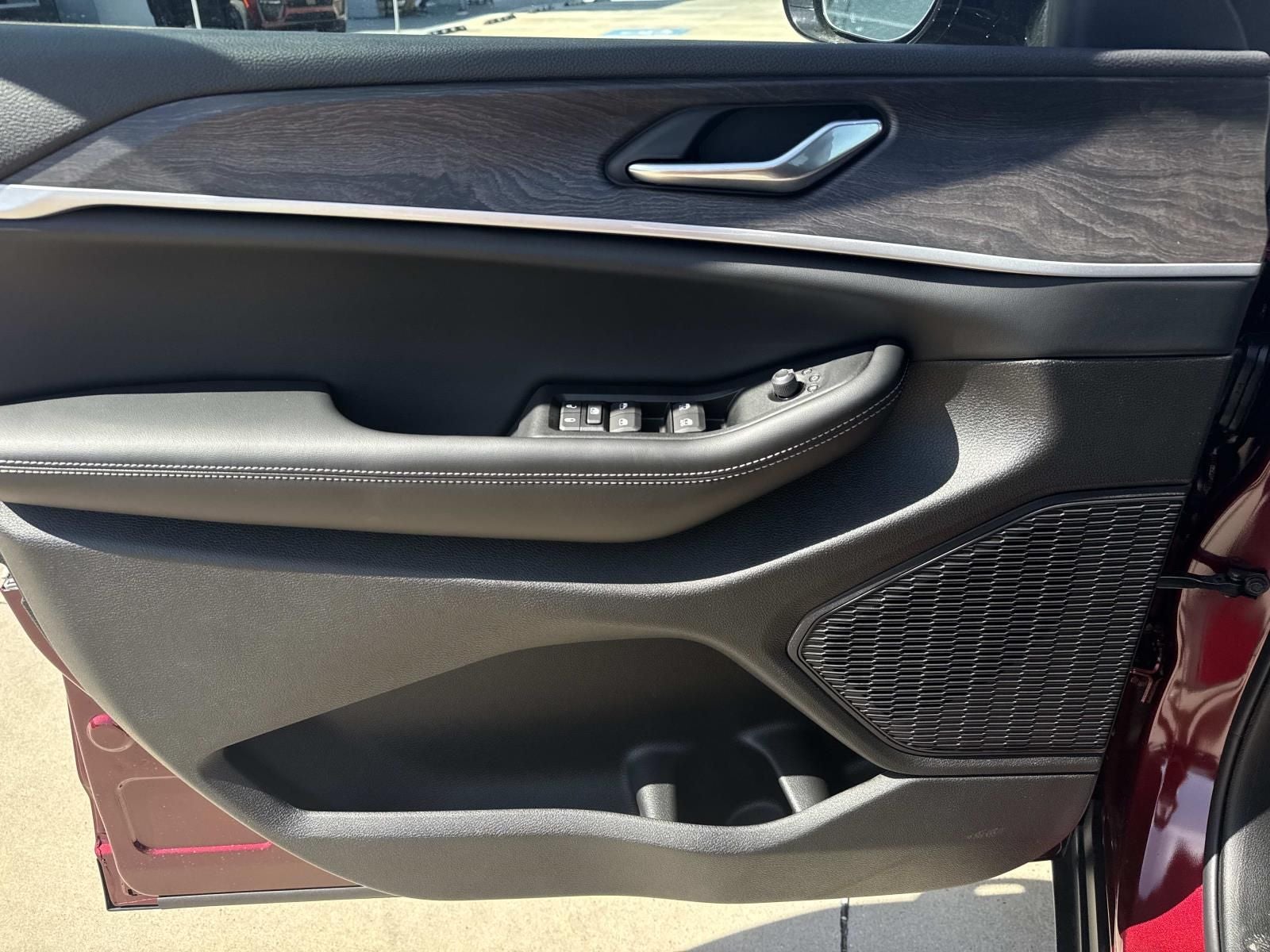 2026 Jeep Grand Cherokee GRAND CHEROKEE LAREDO ALTITUDE 4X2