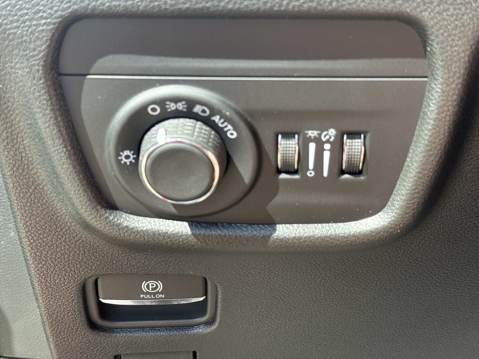 2026 Jeep Grand Cherokee GRAND CHEROKEE LAREDO ALTITUDE 4X2