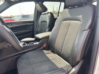 2026 Jeep Grand Cherokee GRAND CHEROKEE LAREDO ALTITUDE 4X2