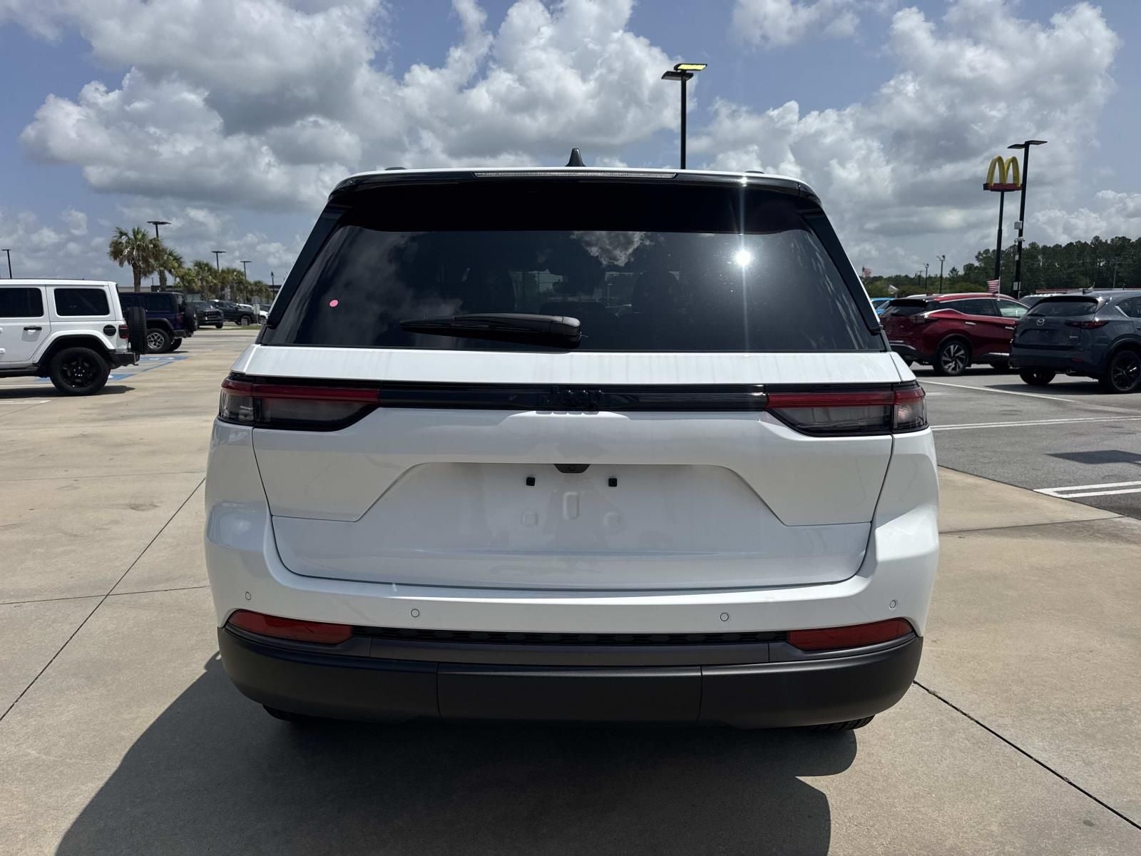 2026 Jeep Grand Cherokee GRAND CHEROKEE LAREDO ALTITUDE 4X2