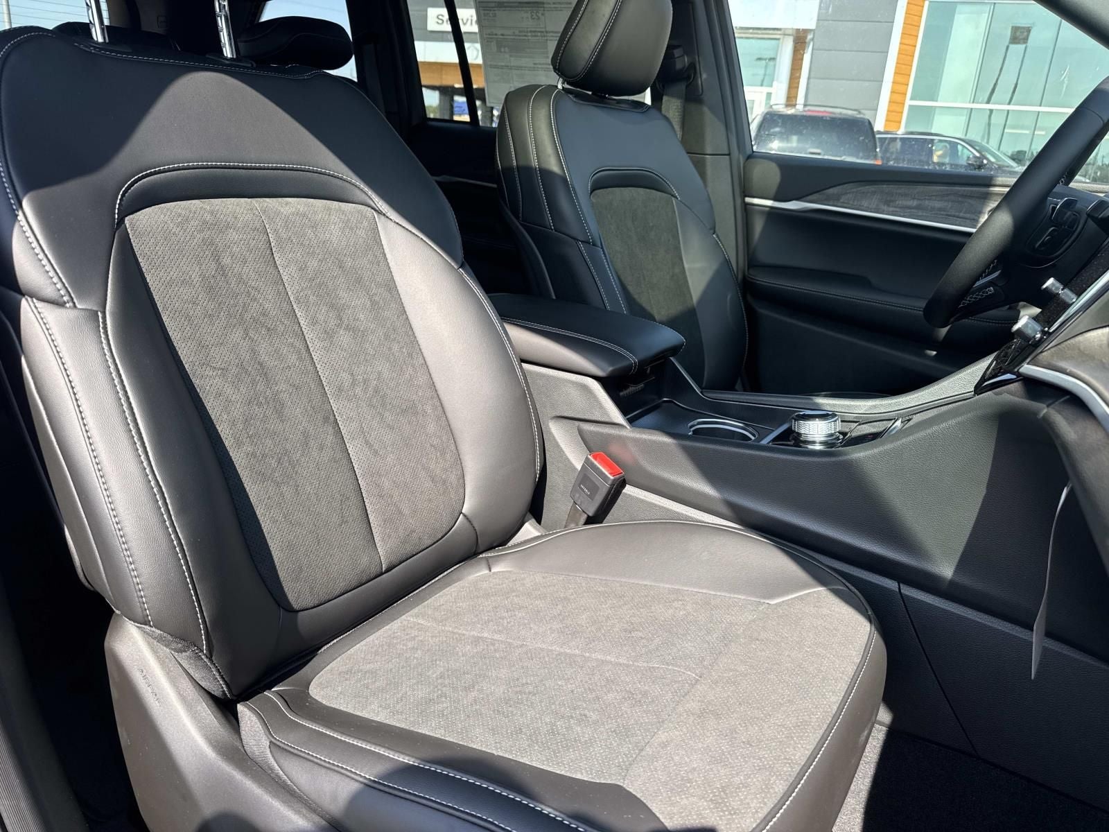 2026 Jeep Grand Cherokee GRAND CHEROKEE LAREDO ALTITUDE 4X2