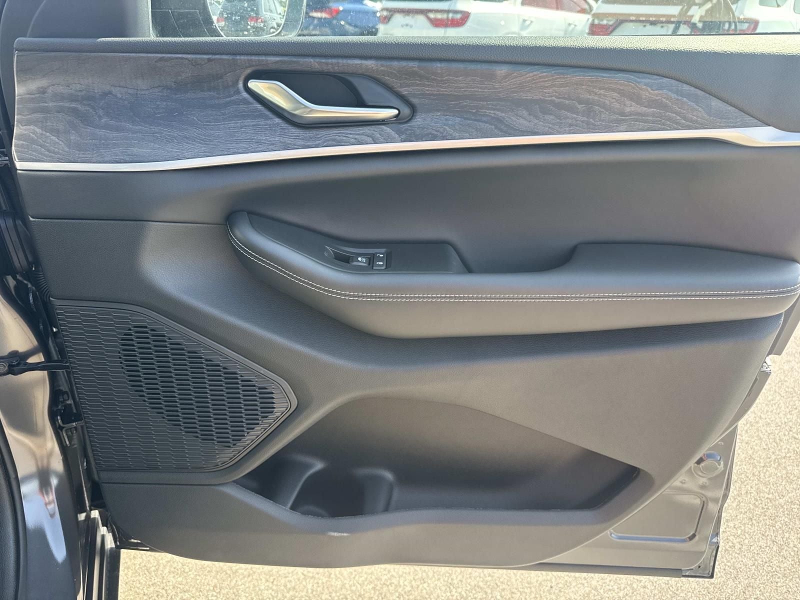 2026 Jeep Grand Cherokee GRAND CHEROKEE LAREDO ALTITUDE 4X2