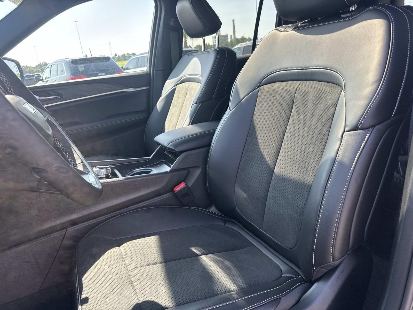 2026 Jeep Grand Cherokee GRAND CHEROKEE LAREDO ALTITUDE 4X2