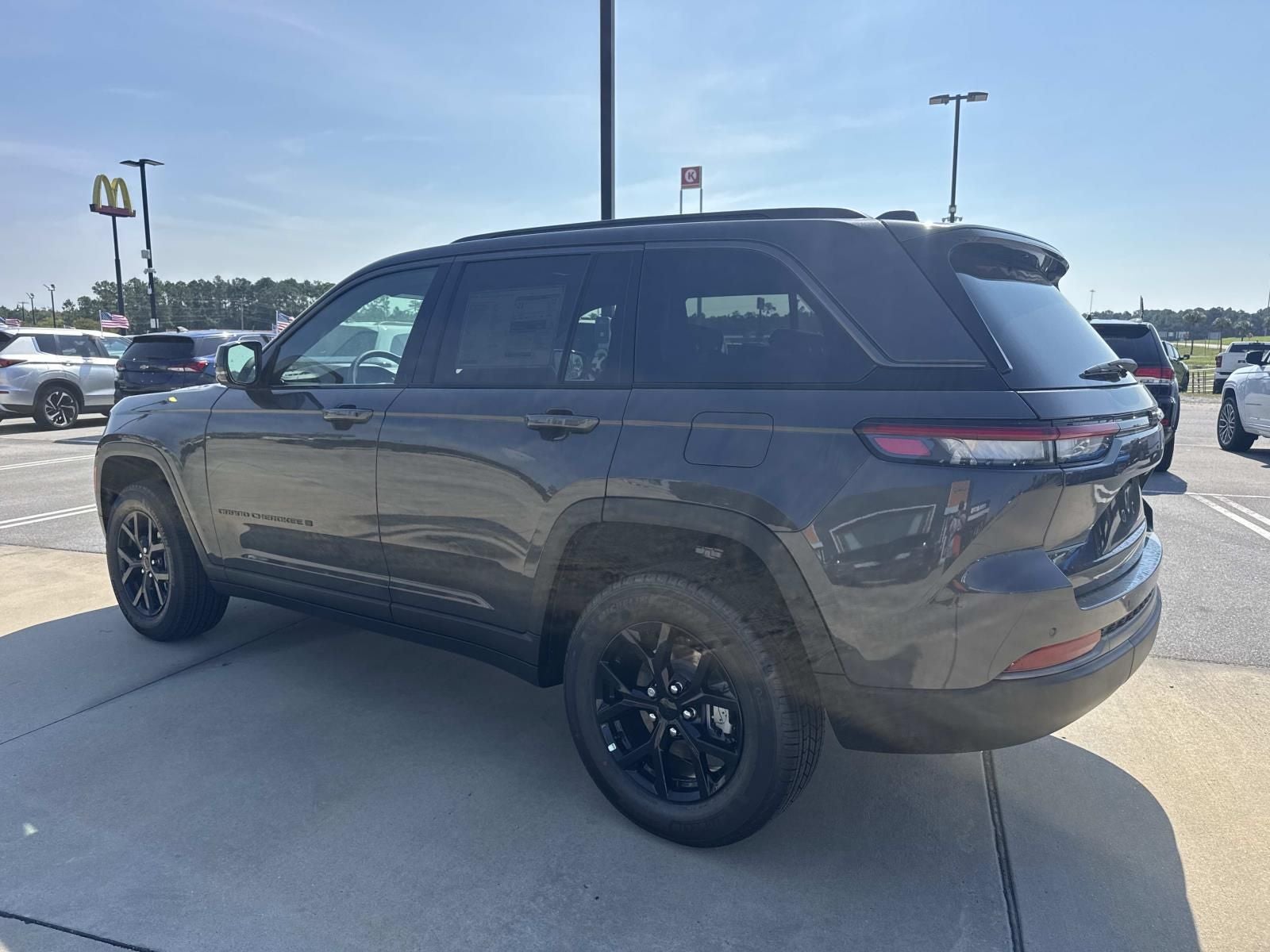 2026 Jeep Grand Cherokee GRAND CHEROKEE LAREDO ALTITUDE 4X2