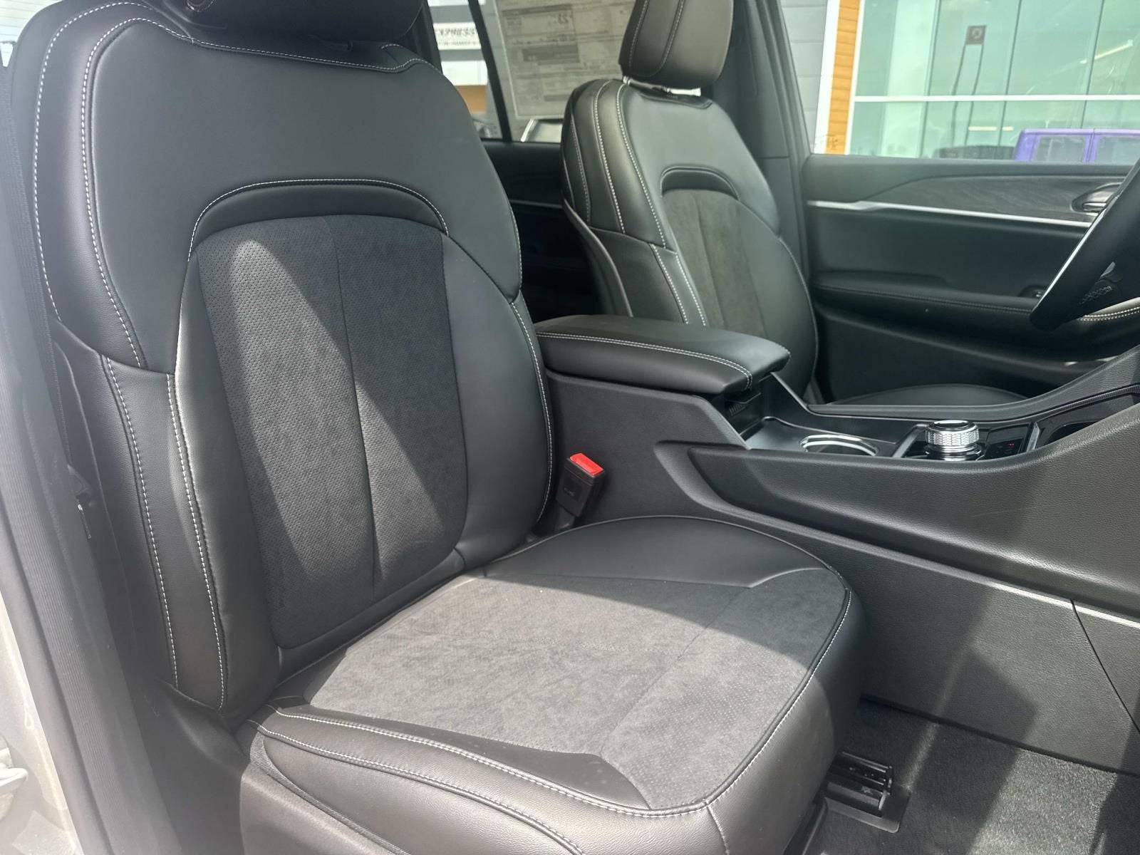 2026 Jeep Grand Cherokee GRAND CHEROKEE LAREDO ALTITUDE 4X2
