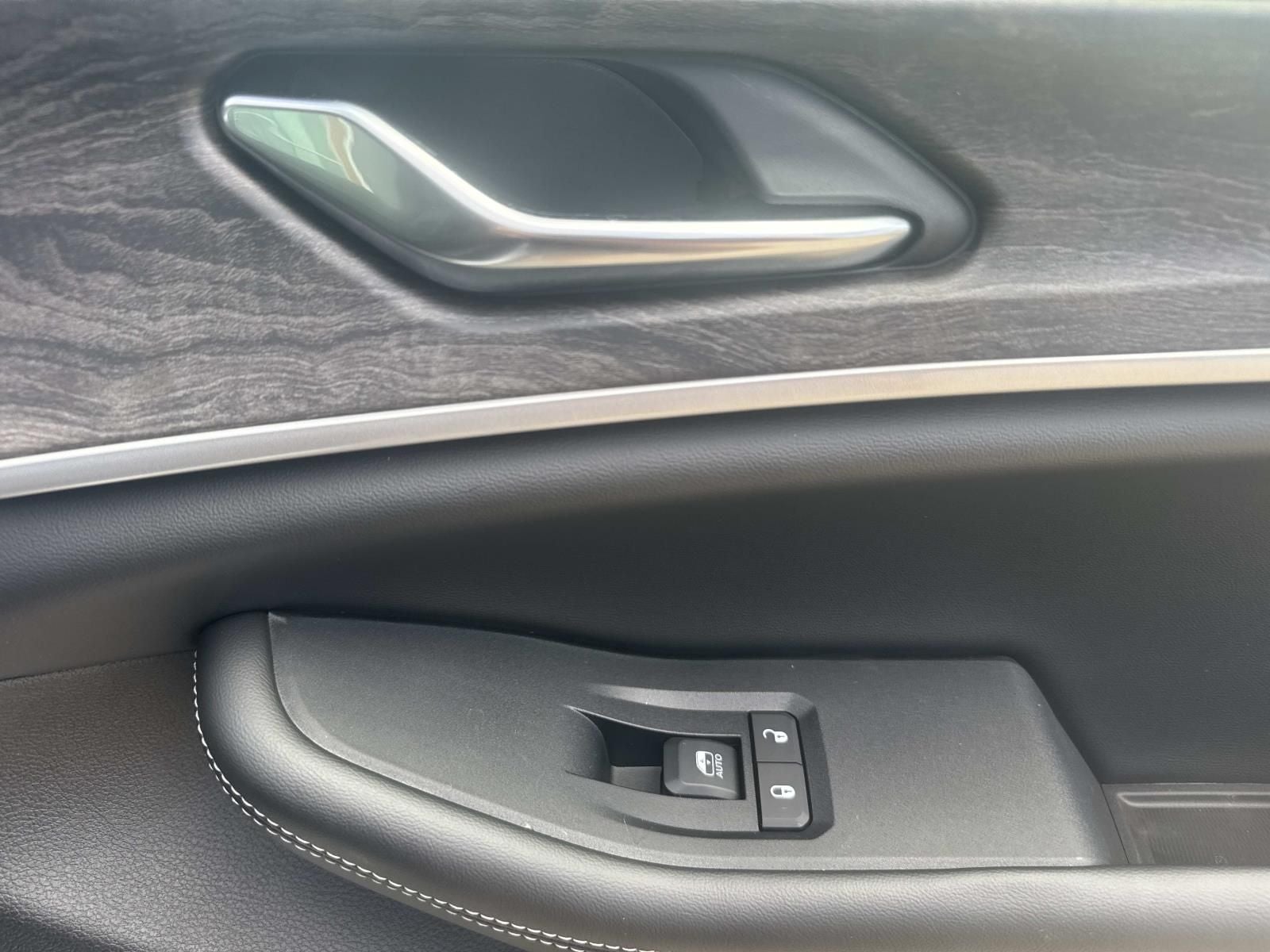 2026 Jeep Grand Cherokee GRAND CHEROKEE LAREDO ALTITUDE 4X2