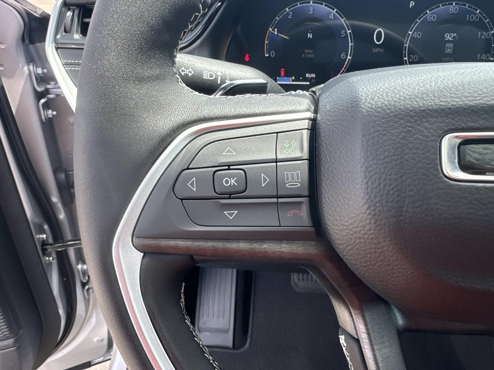 2026 Jeep Grand Cherokee GRAND CHEROKEE LAREDO ALTITUDE 4X2