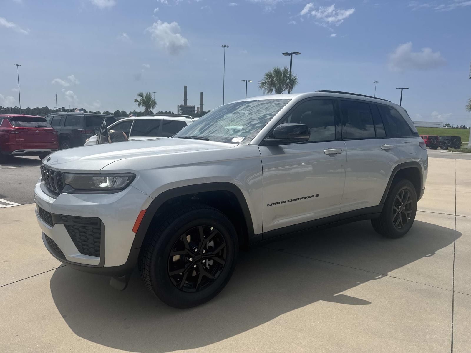 2026 Jeep Grand Cherokee GRAND CHEROKEE LAREDO ALTITUDE 4X2